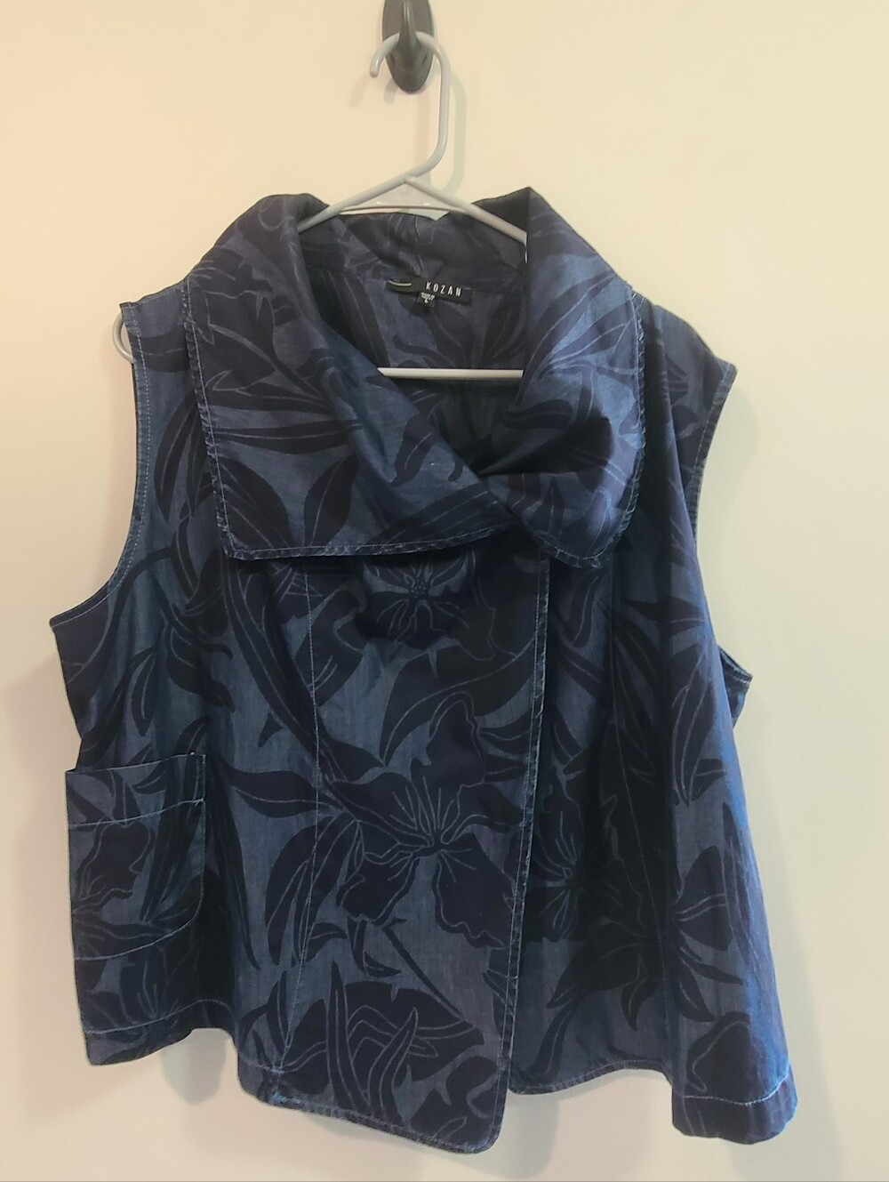 Asymmetrical drape vest by the designer brand Kozan Sz Large